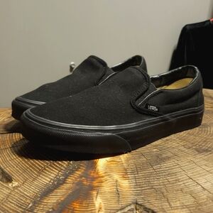 VANS UNISEX BLACK SNEAKERS